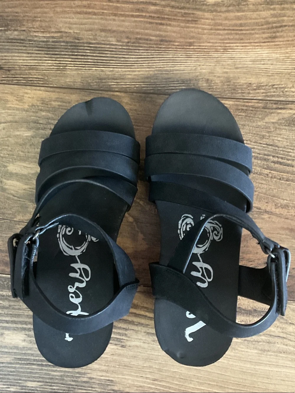 Very G Hariett Wedge Sandals 7